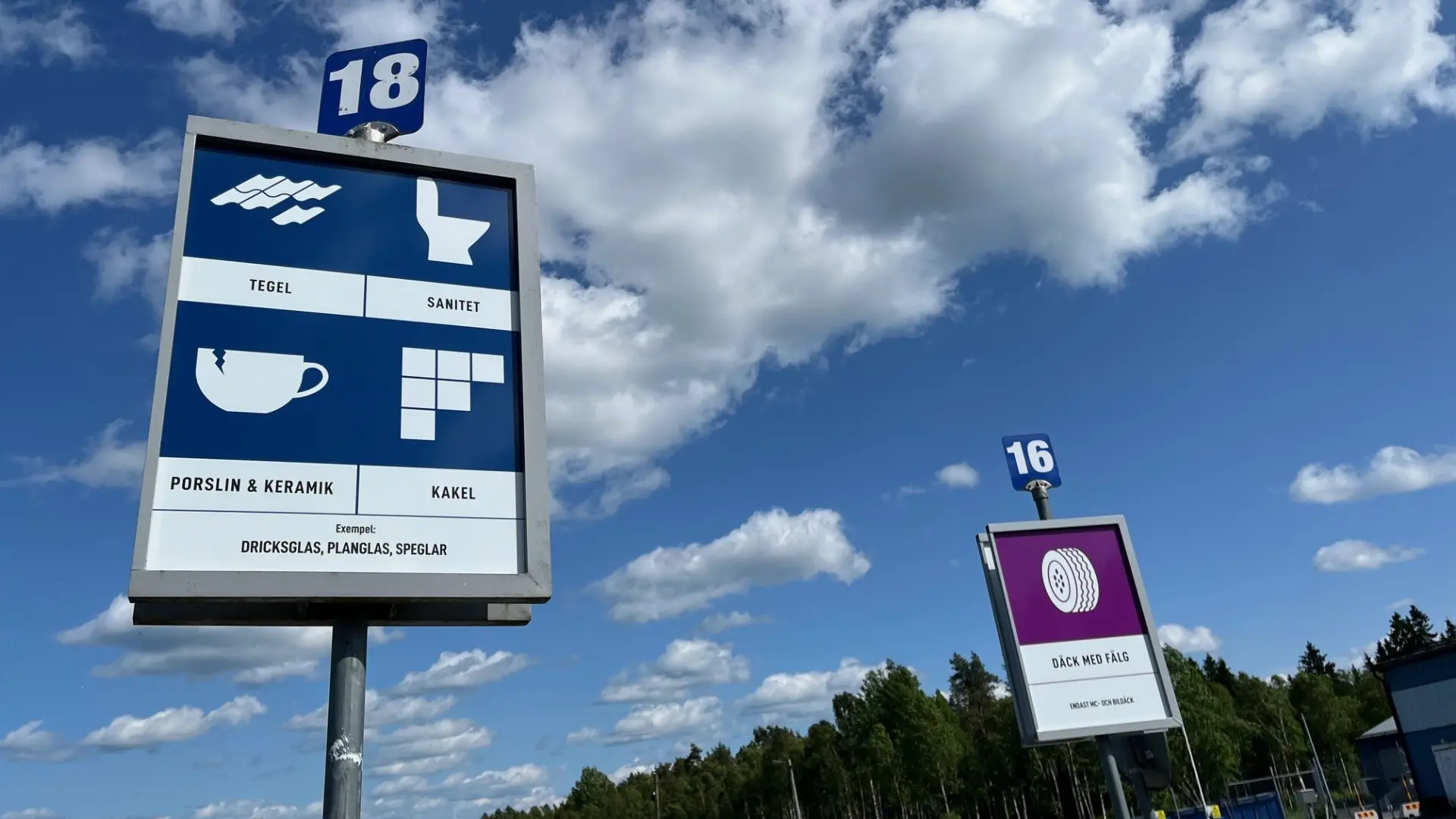 Dekorationsbild för Ändrade öppettider   på Boda i sommar