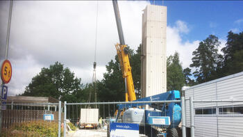 Skorstenen på Höglandssjukhuset i Nässjö monteras ner